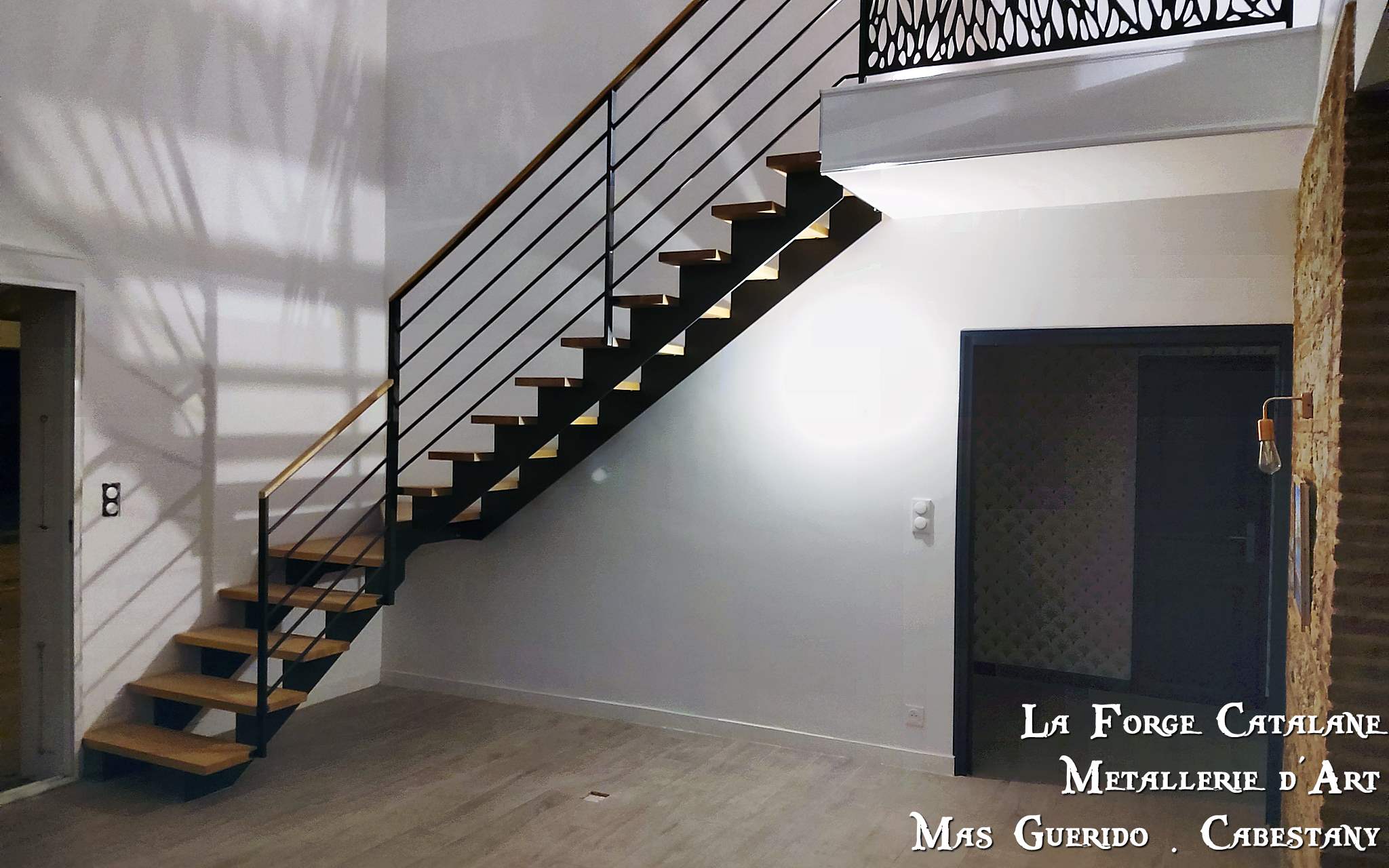 escalier limons cremaillere marches bois rampant lisses horizontale forge catalane.jpg